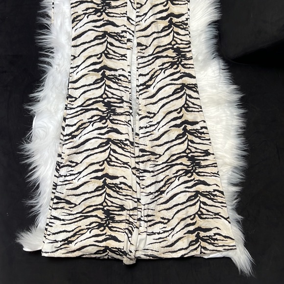 Fashion Nova Zebra Halter Set - Picture 6 of 7